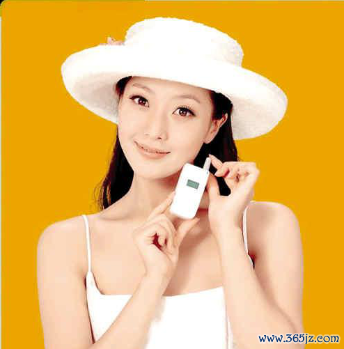 ▲韩国女星金喜善代言过这款TCL